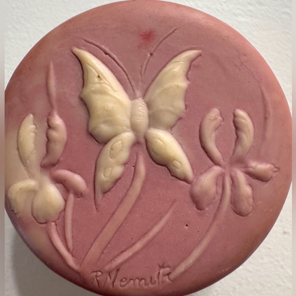 Vintage Robert Nemith Butterfly Incolay/Soapstone Round Trinket Jewelry Box
